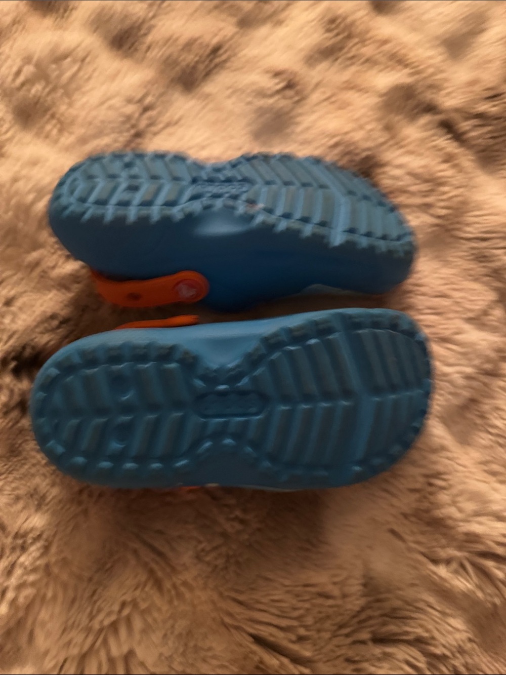 Kids Blue Yoshi Crocs - Picture 5 of 5